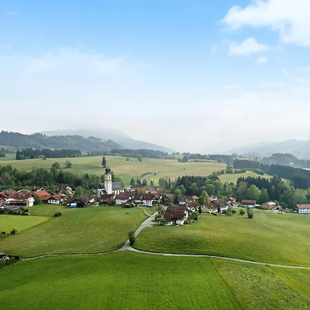 Landliebe Mit Seenaehe Und Innenpool Apartamento