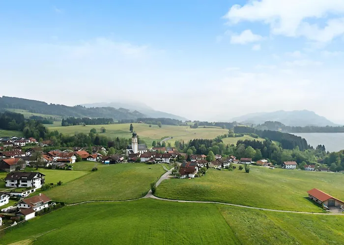 Landliebe Mit Seenaehe Und Innenpool 아파트